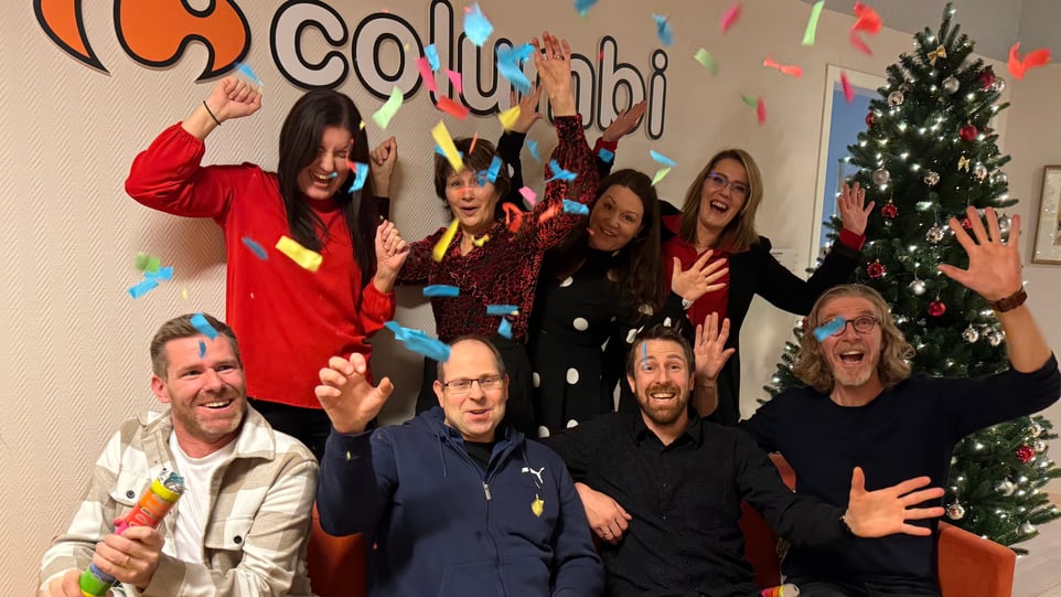 Topp stemning på kontoret etter godkjent kvalitetskontroll