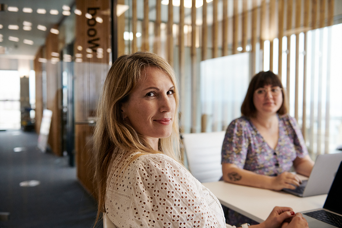 Periode dame hvit bluse