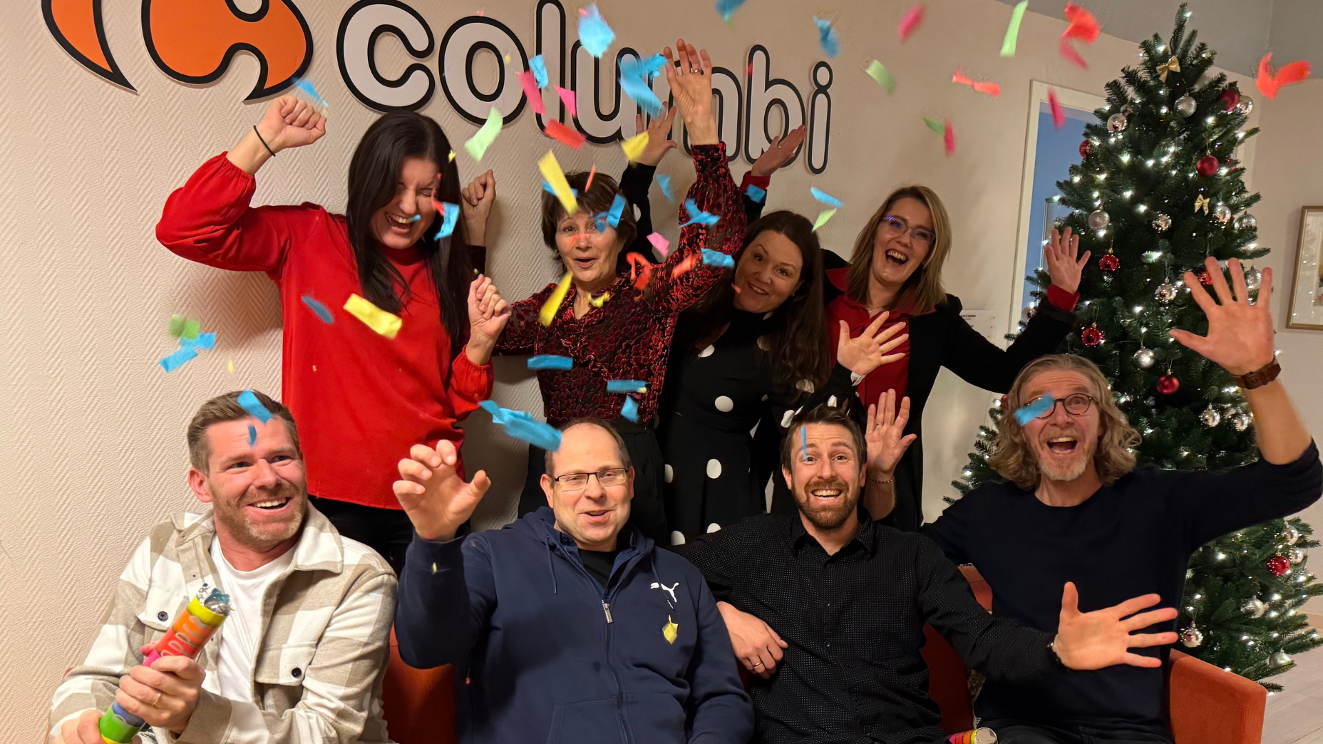 Topp stemning på kontoret etter godkjent kvalitetskontroll